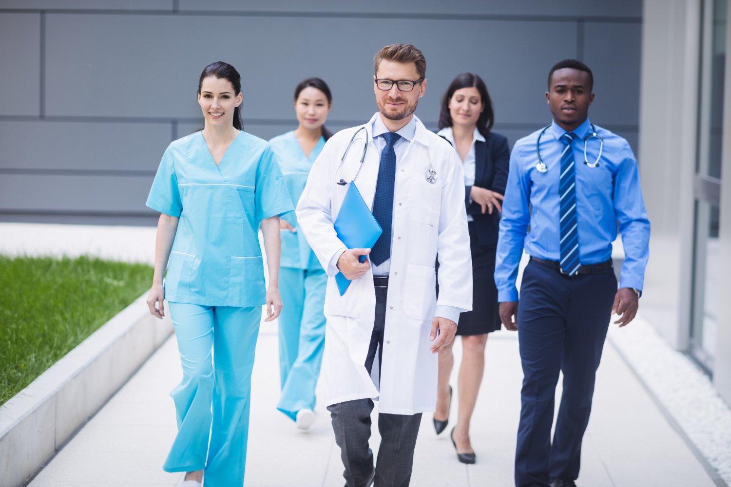 Nursing Occupations in Australia: Courses and PR Pathway